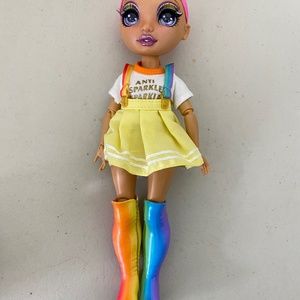 2020 RAINBOW HIGH Avery Styles Fashion Studio Fashion Doll